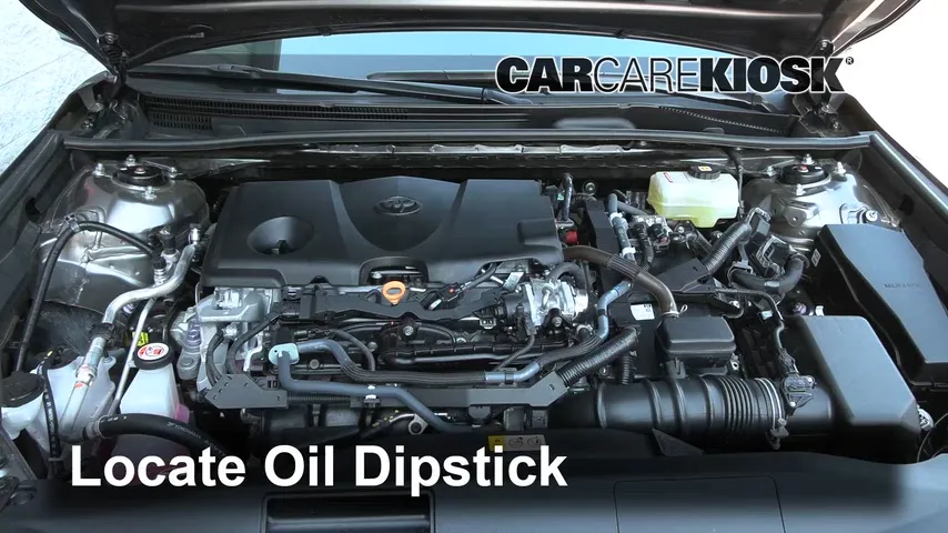 2022 Toyota Camry Hybrid XLE 2.5L 4 Cyl. FHEV Huile Vérifier le niveau de l'huile